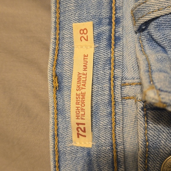 Levi's 721 High Rise Skinny Jeans - Picture 4 of 4